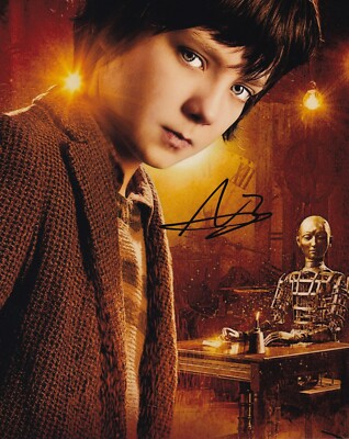 ASA BUTTERFIELD signed Autogramm 20x25cm HUGO in Person autograph COA