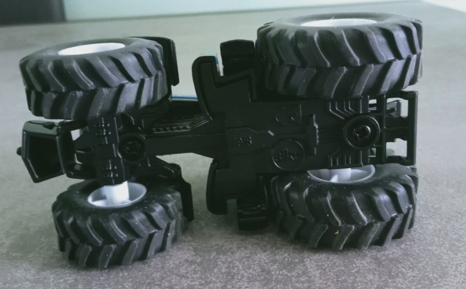 Siku 1:50- Trattore New Holland 7070 - Immagine 4 di 4