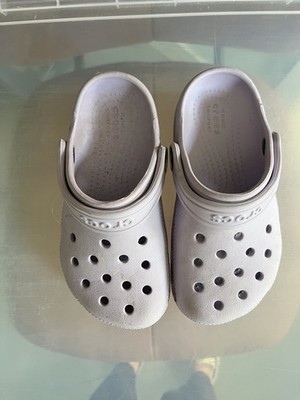 Flieder Kinder Kroko, C11, UK 11, EUR Größe 28-29, Kids Classic Crocs  Charity 