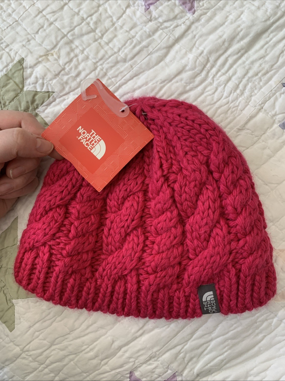The North Face NWT CableFish Beanie, Passion Pink Size Youth Medium