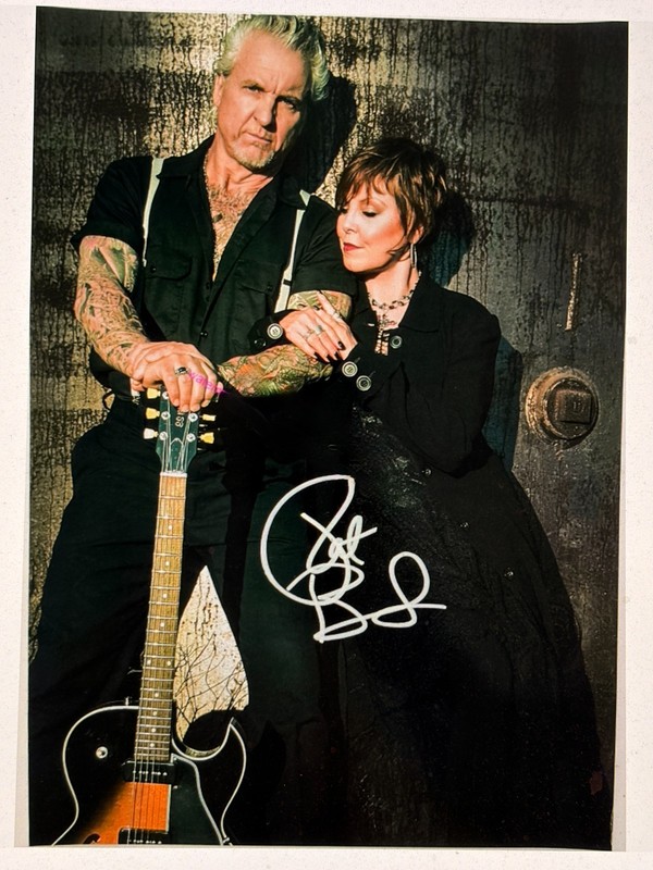 Pat Benatar Signed•LOVE IS A BATTLEFIELD•WE BELONG•HEARTBREAKER 8.2 x 11.7 w COA