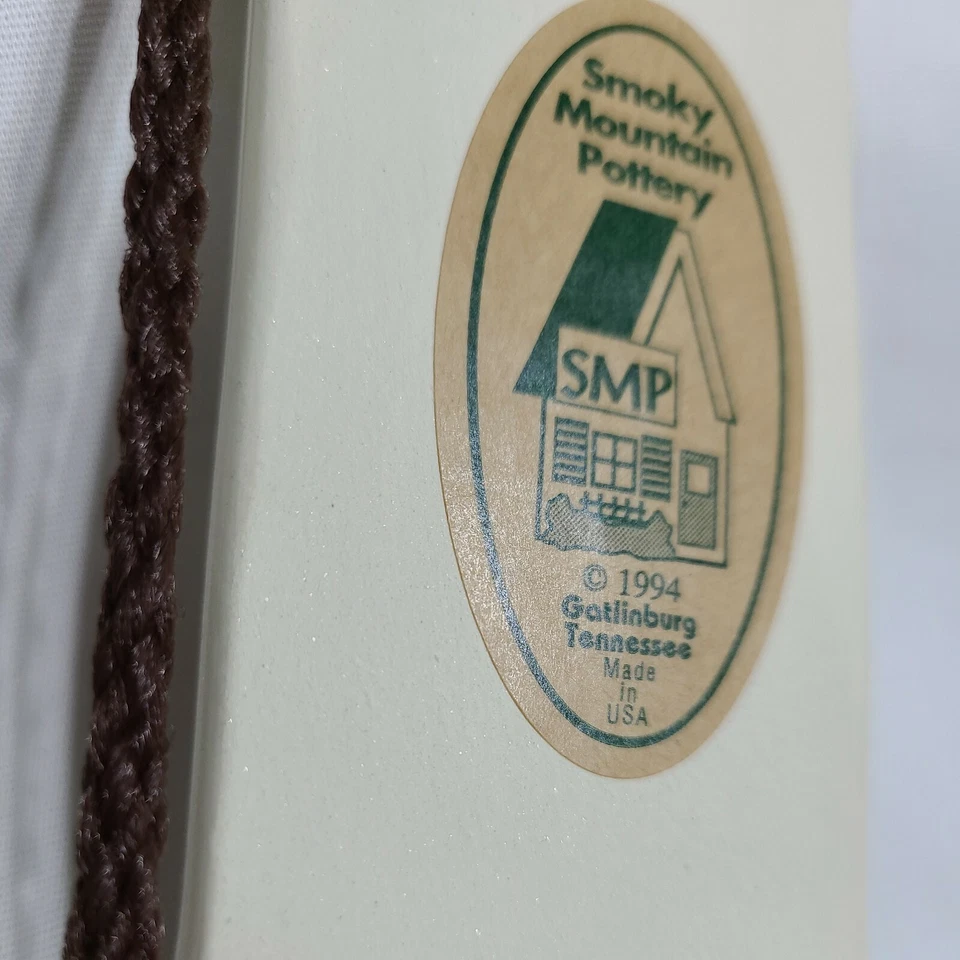 "Letrero de placa de hueso de perro Smoky Mountain Pottery mimado Cocker Spaniel vive aquí 8""" Foto 3 de 4