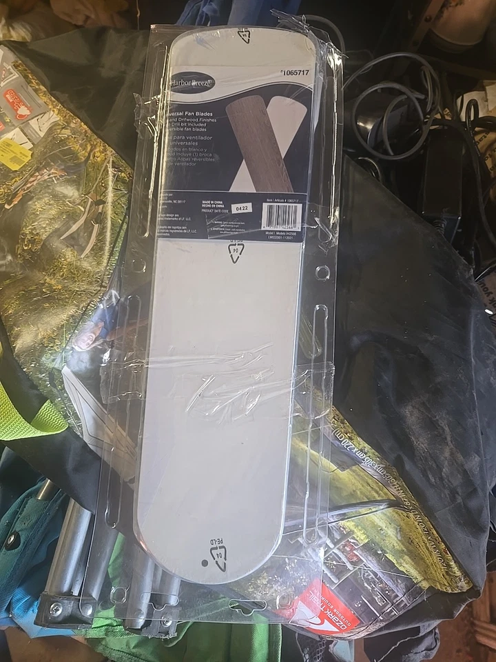 Harbor Breeze 5-Pack 18.75-in White Driftwood Reversible Ceiling Fan Blade  - Image 2 of 2