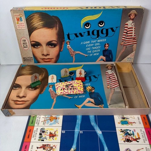 Vintage Twiggy Mod Queen Board Game 1967 Milton Bradley (Missing 1 Stand)