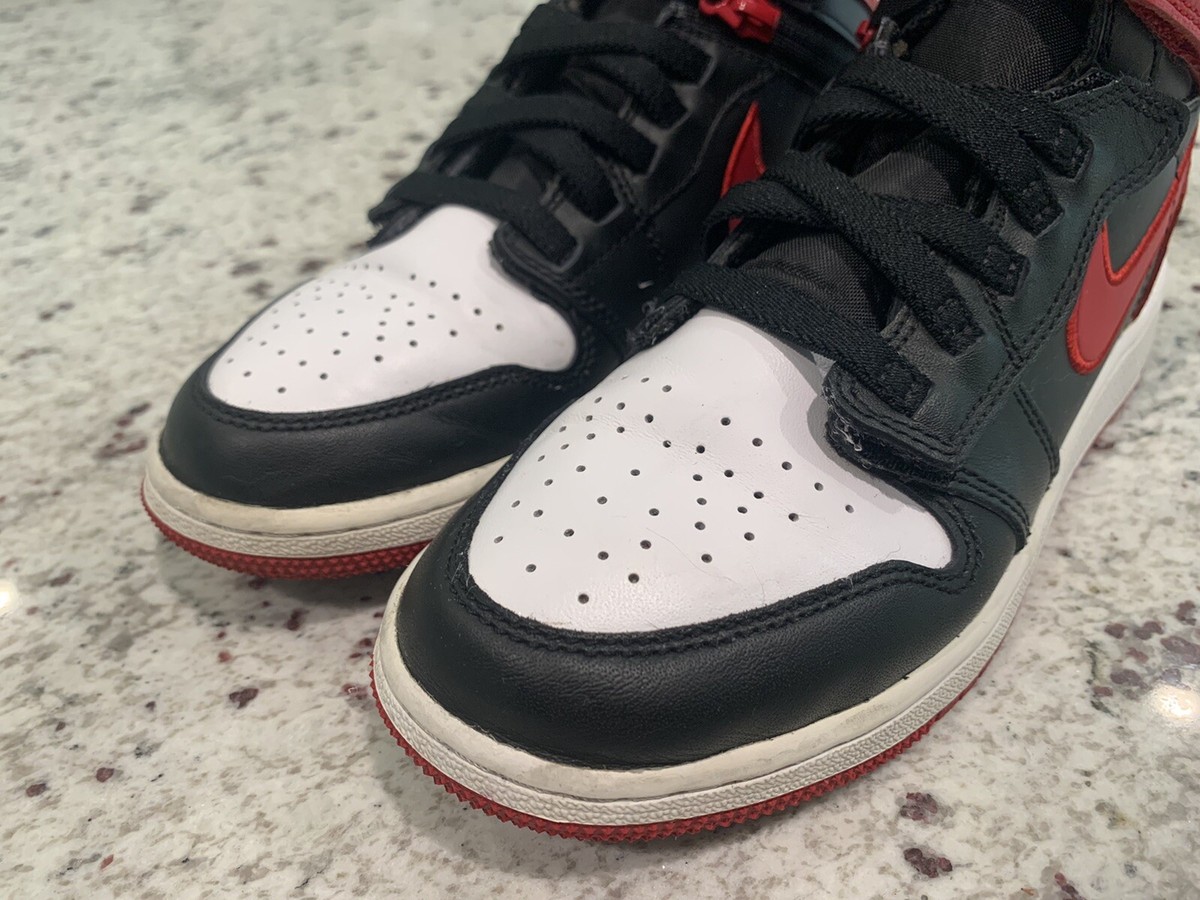 flyease bred white toe