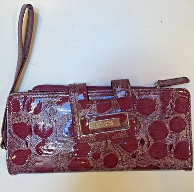 Kenneth Cole Reaction Women's Fashion Clutch Ladies Crocodile Purple Wallet 