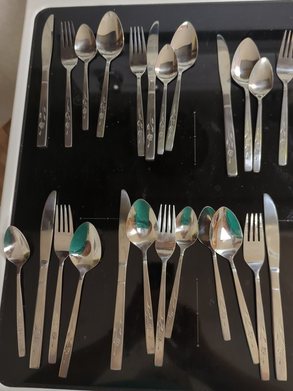 Northcraft service for 6 pattern of roses 24 pieces