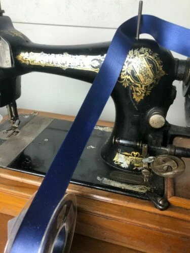 Passamanerie elastici blu per l'hobby del cucito