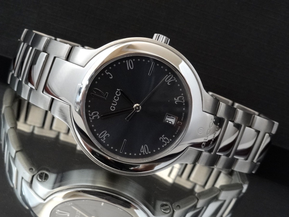 GUCCI 8900M Collection Silver Tone Gray Date Dial Stainless