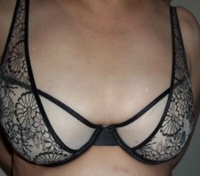 NWOT VICTORIA'S SECRET UNLINED SHEER PLUNGE BRA FLORAL EMBROIDERED LACE 34D