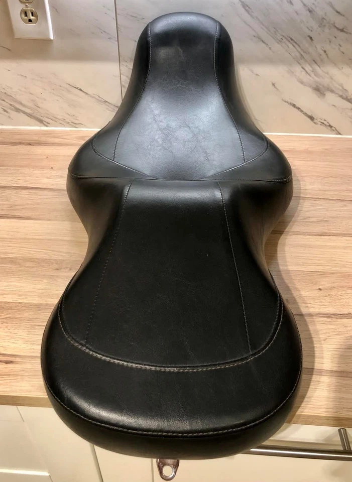 Harley Davidson 🏆 状况完好 🏆 DYNA SWITCHBACK FLD 座椅/鞍座 54166-12-R — 第 4/4 张图片