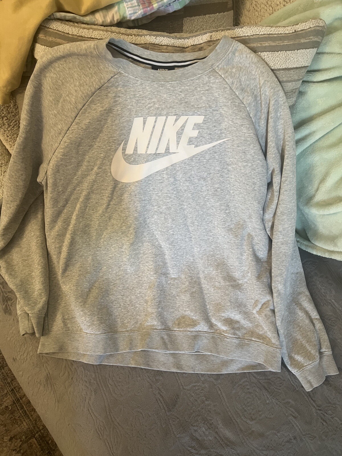Nike pullover jacket size medium.     A5 - image 1