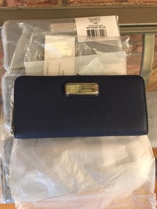 marc jacobs zip around wallet