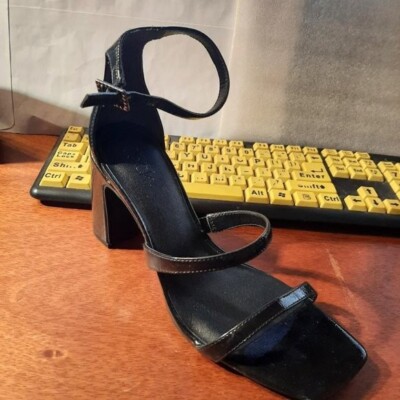 NEW Nordstrom rack Adelaide Block Heel Black Size