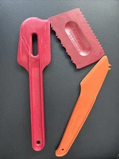 Vintage Tupperware Utensil Lot – Spatula, Cake Decorator, Lettuce Knife – Retro