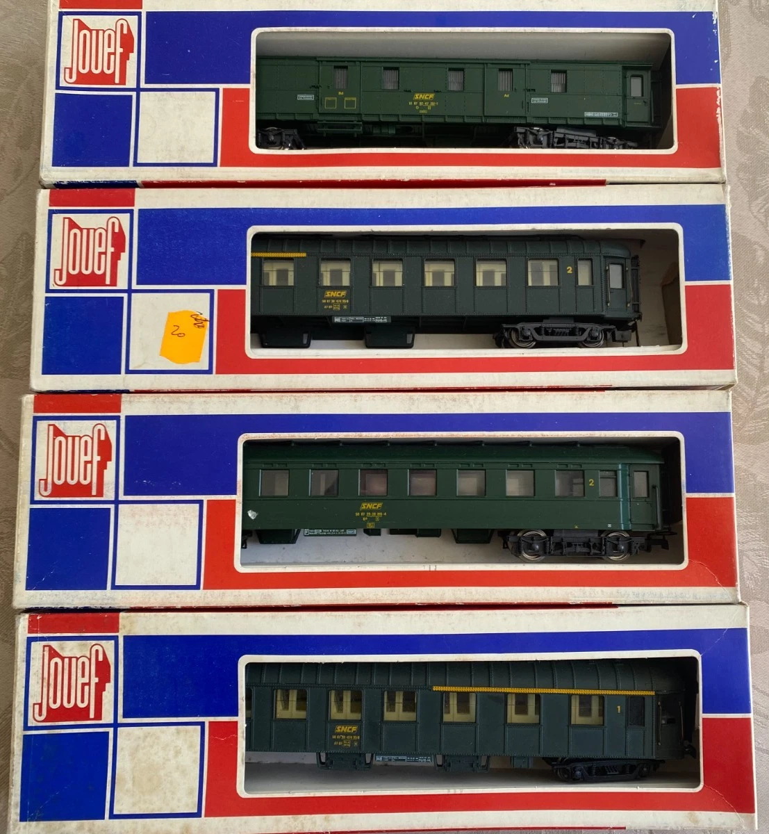 Voitures de voyageurs Jouef 1970-1987 pour modélisme ferroviaire à l'échelle HO