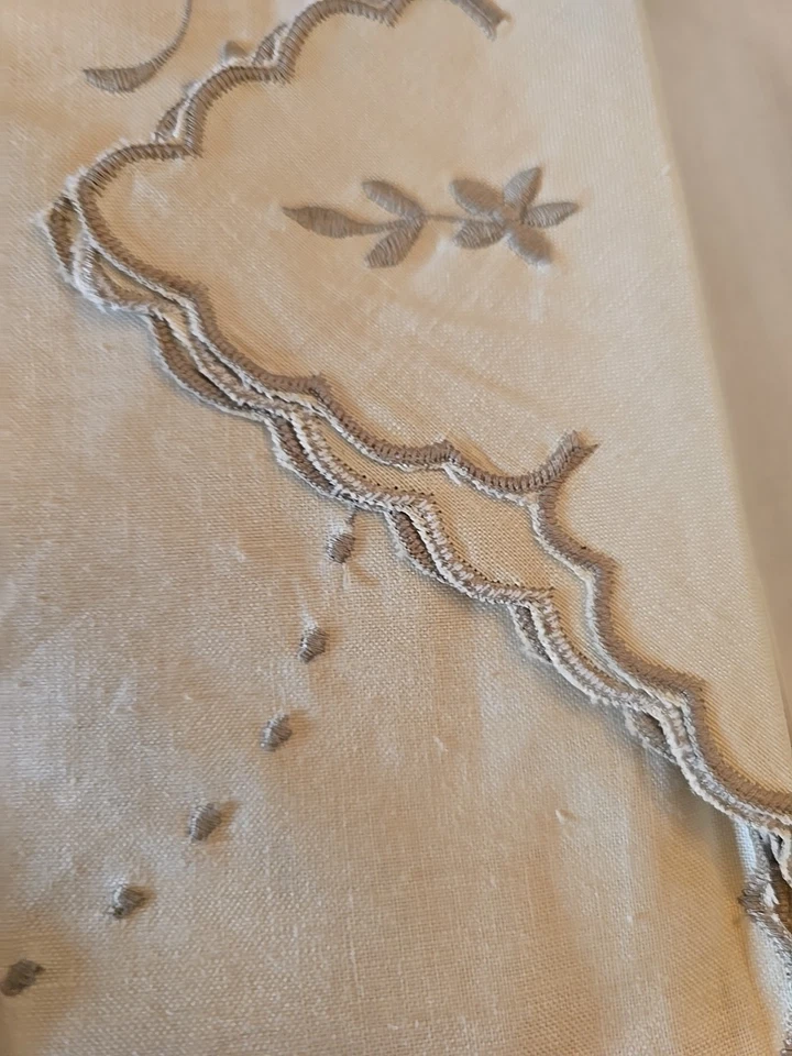 Vintage Irish Linen Tea Set, 4 Napkins And Tray Cloth. Still In Original Packing - Image 4 of 4