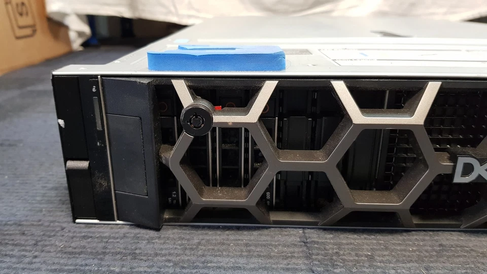 Dell PowerEdge r740 Intel Xeon Gold 6234 32GB 3x 1.2TB, 2x 600GB 2U Server - Image 2 of 4