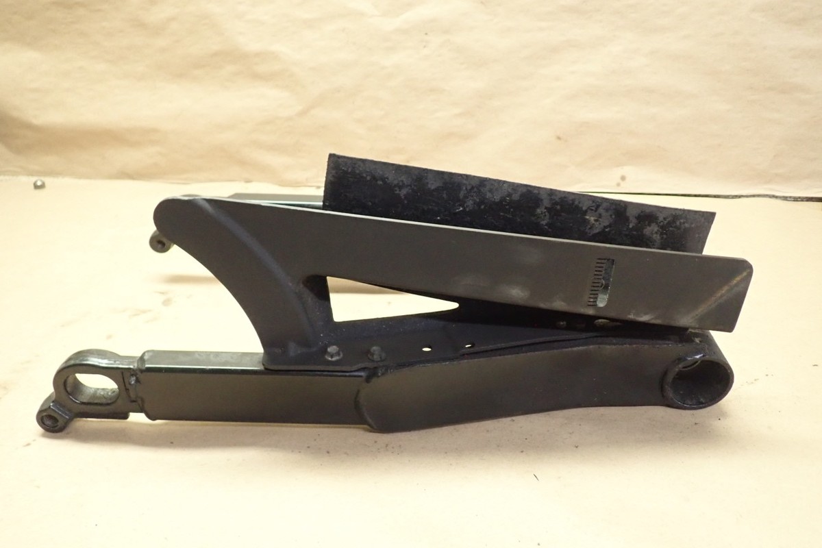 2003 HARLEY DAVIDSON FLHTCUI ELECTRA GLIDE REAR SWING ARM 45470-02