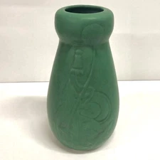 Weller Matte Green Floral Vase Arts & Crafts