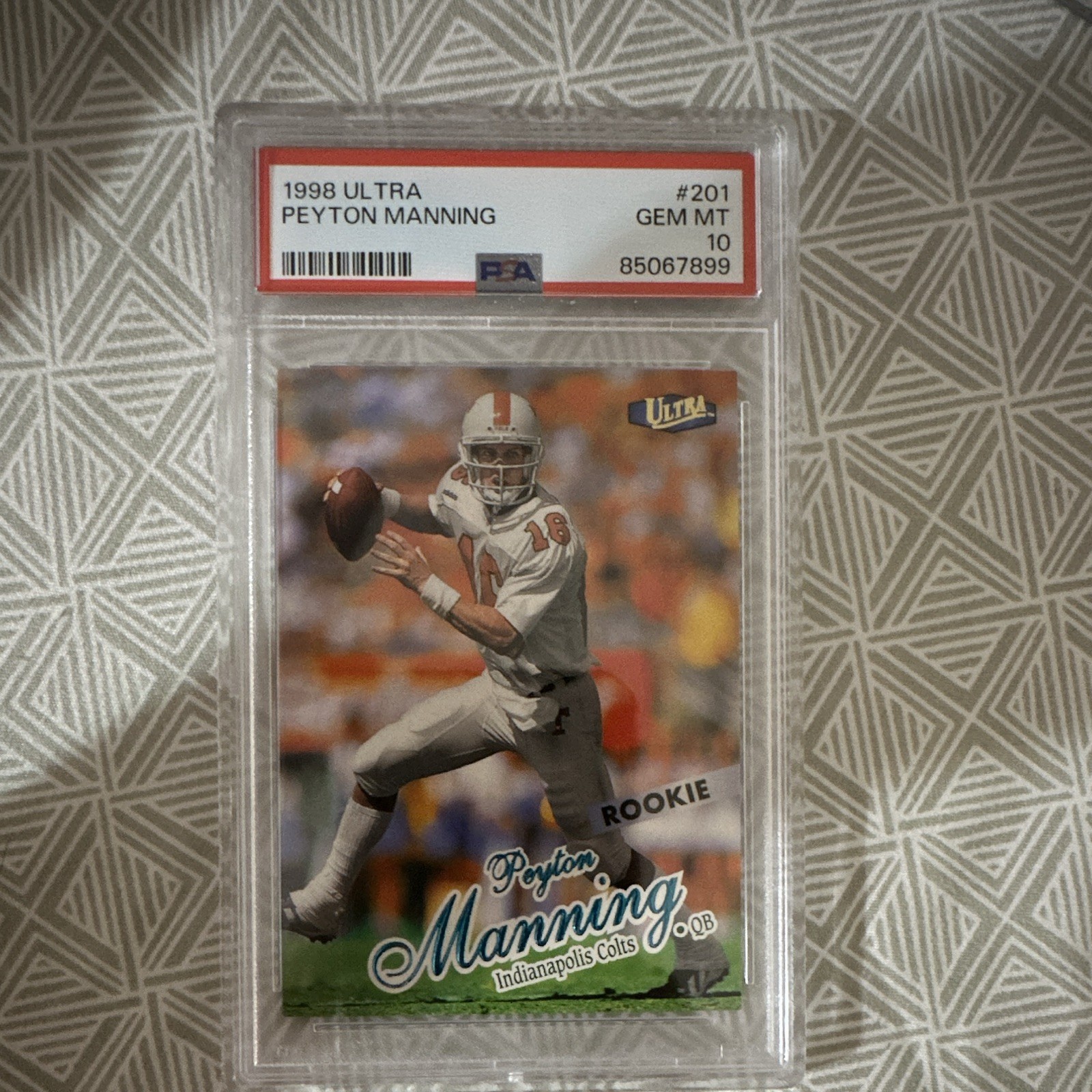 Fleer 1998 Ultra Peyton Manning Rookie #201 Colts NFL PSA 10 Trading Card