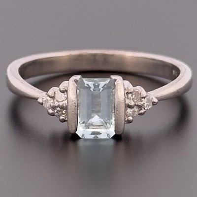 Cluster-Ring 9 kt Weißgold Blautopas & Diamant Größe M gepunzt