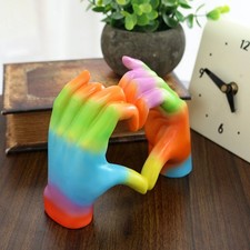 Regenbogen-Herzfigur minimales Design Regenbogen-Handdeko Geschenkidee