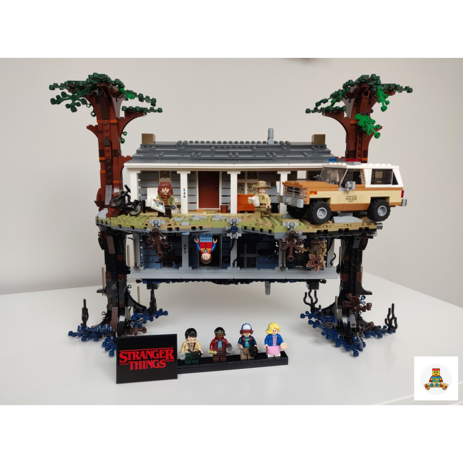 NEW Stranger Things The Upside Down 2,287 PCS Action Adventure Building Set