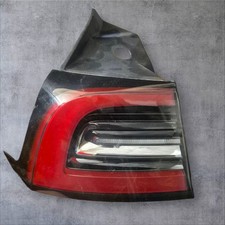 Original Tesla Model 3 R&uuml;ckleuchte hinten links au&szlig;en 1502806-00-D