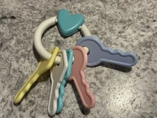 Nursery Needs - Key Ring Baby Rattle Toy - 5 Plastic Multicolor Keys Heart Heart