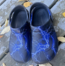 Crocs Bistro Black Lightning Bolt Graphic Slip Resistant Clogs Size M 5/W 7