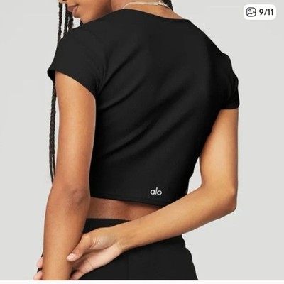 ALO YOGA Black Ribbed Cropped Savvy Short Sleeve Active Lounge