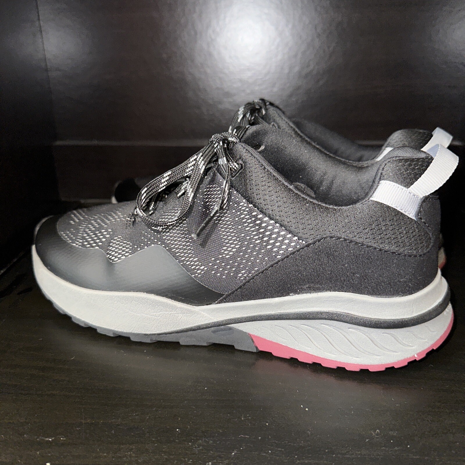 Easy Spirit Tennis Shoes 8.5 W Women’s Gem