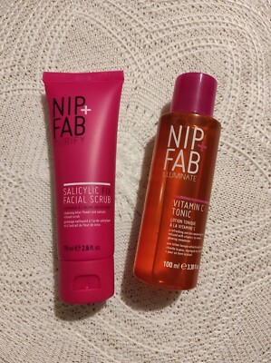 Set NIP FAB Illuminate Vitamin C Fix Tonic & Nip Fab Purify Salicylic+ Scrub