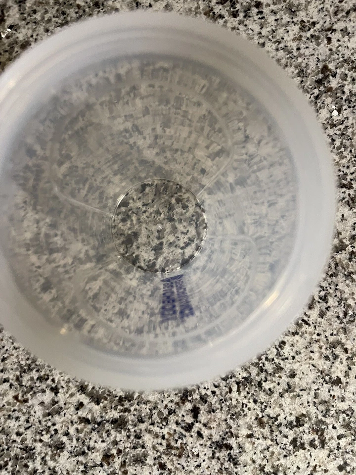 Beachbody Performance Mixing Cup/Container 20 oz. EUC  - Image 3 of 3