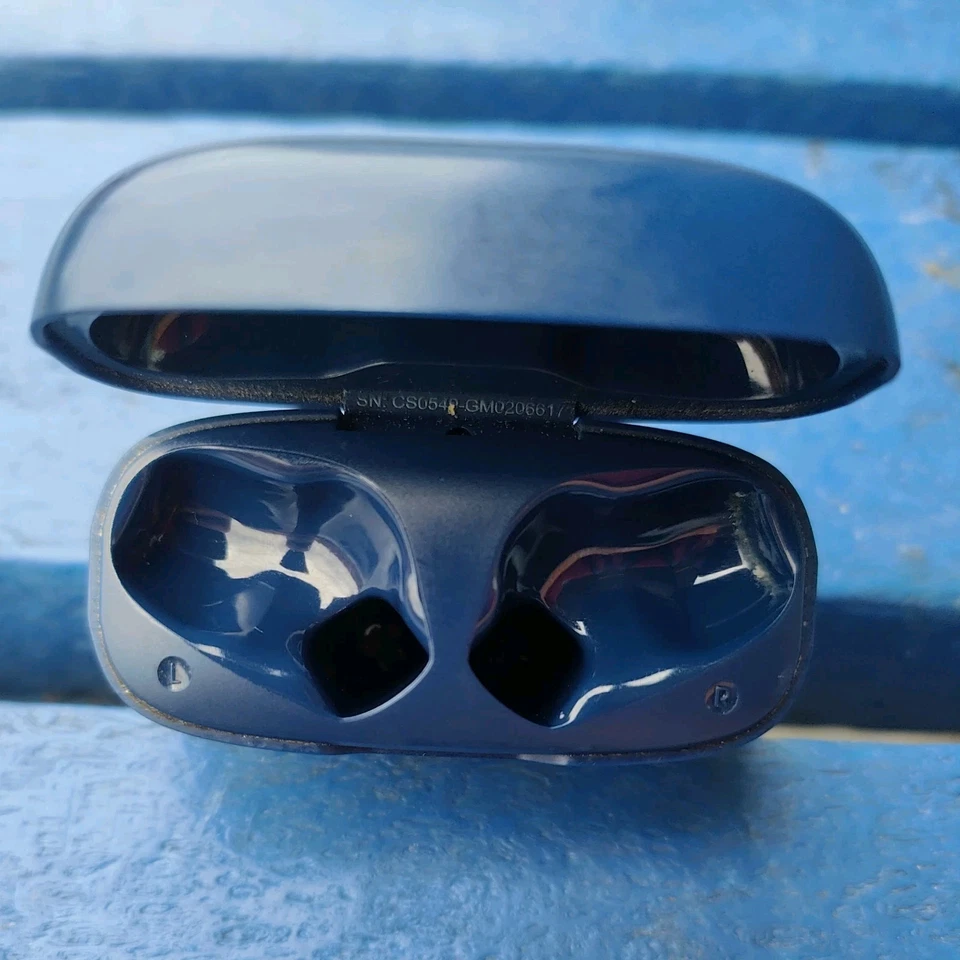 JBL Tune 230 earbuds good working conditions however , please see description!! - Image 4 of 4