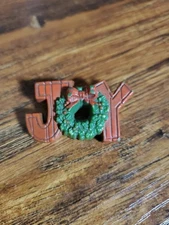 Vintage HALLMARK JOY Brooch Pin Wreath Holiday Christmas Jewelry Gift Unisex
