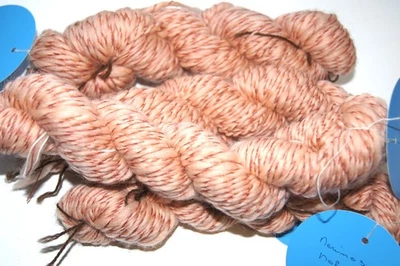 Lot de cinq écheveaux de laine mérinos pêche et mohair - Photo 1/4