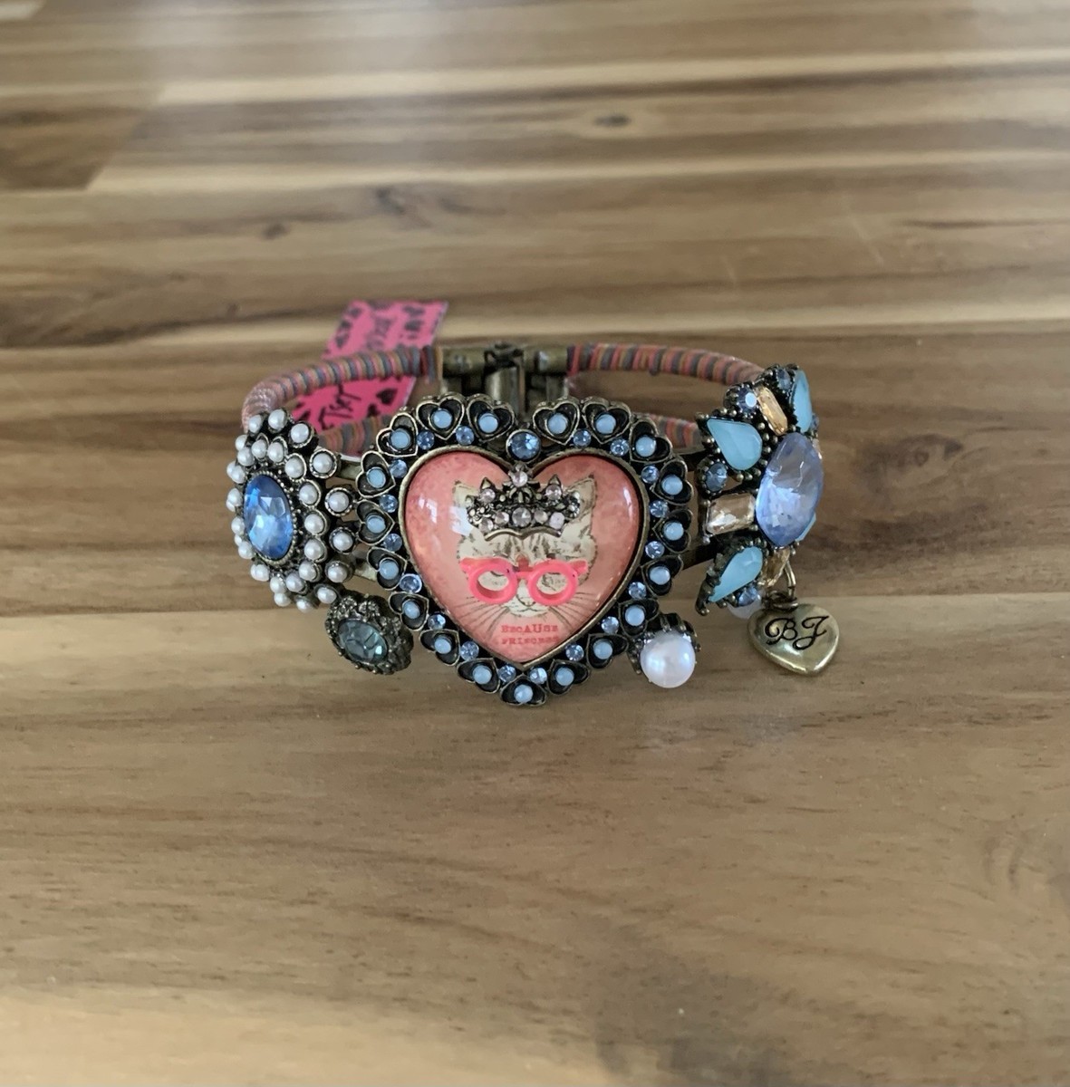 Betsey Johnson cameo cat kitten hinge bangle cuff bracelet vintage