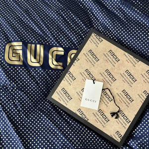Foulards en soie GUCCI