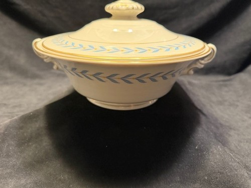 SYRACUSE CHINA "OLD IVORY" SHERWOOD Covered Vegetable bowl with lid