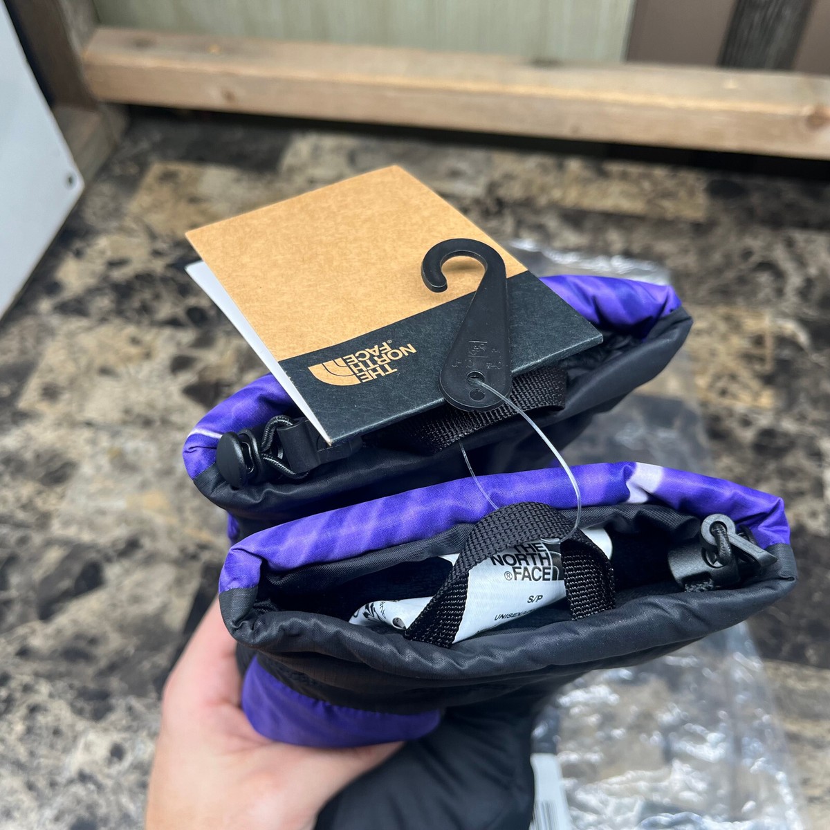 小物 Supreme North Face Trompe Montana Mitt Supreme The North Face Trompe L'oeil Printed Montana Mitt