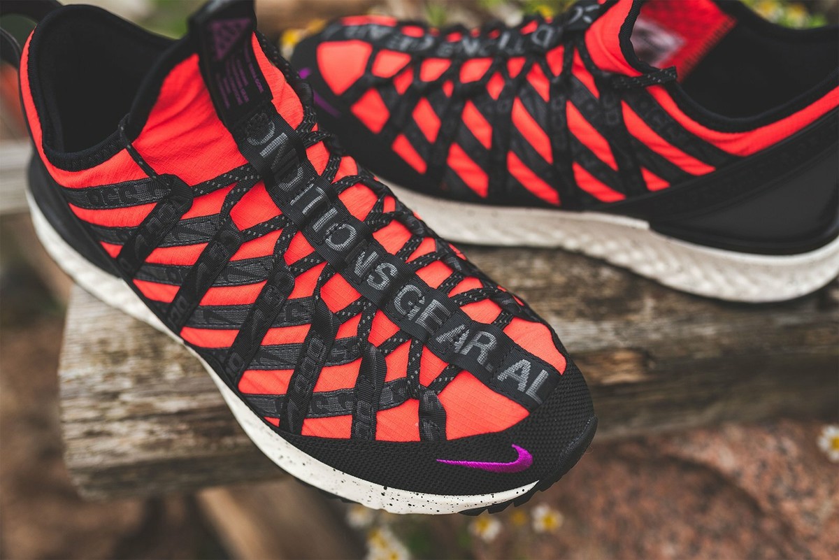 nike acg terra gobe on feet