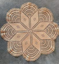 VINTAGE LEFKARA LACE HAND MADE DOILIE 15-1/2 IN DIAMETER SCALLOPED EDGING NEW