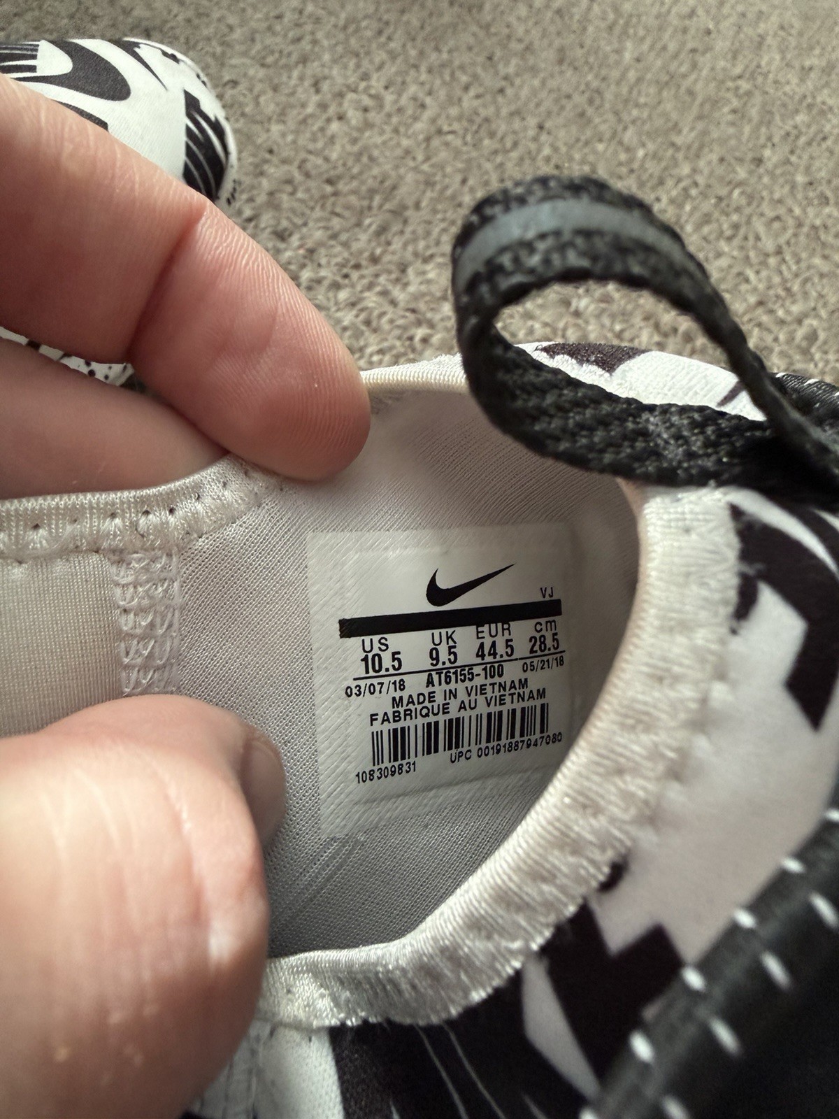 Nike Men's Size 10.5 Sneakers Black/White- AT6155-100 Athletic Shoes No Box thumbnail 8