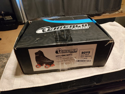 Brand New Size J12 Boy's Chicago Rink Skates