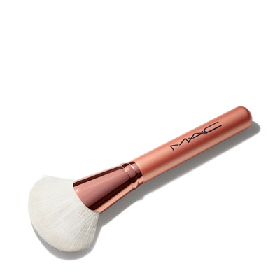 Mac 143s bronzer fan makeup brush brand NEW in package
