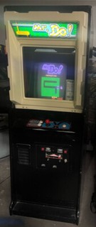MR DO ARCADE MACHINE by UNIVERSAL 1982 (Excellent Condition) *RARE*