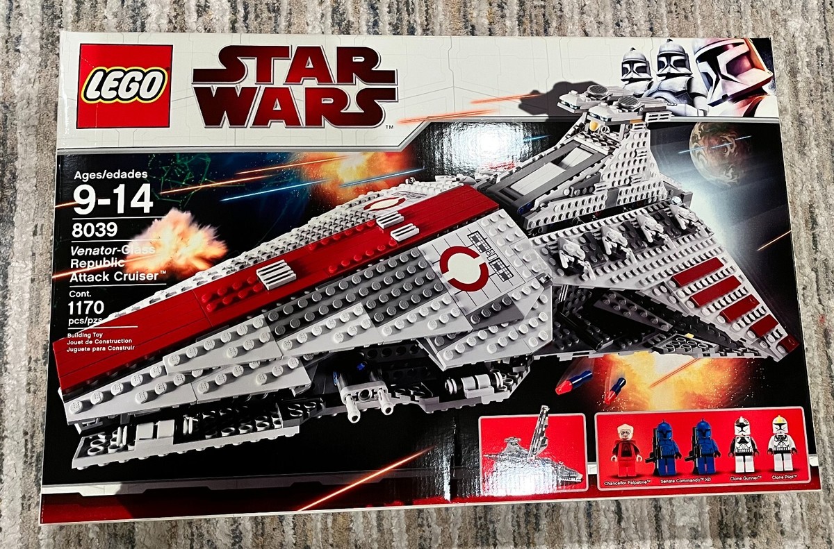 LEGO Star Wars: Venator-Class Republic Attack Cruiser (8039) for