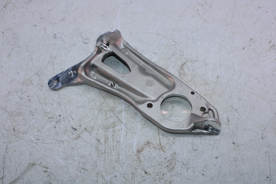 Suporte de polia acionada 2017 Ski-Doo MXZ 600 R ETEC 518326651 - Imagem 4 de 4